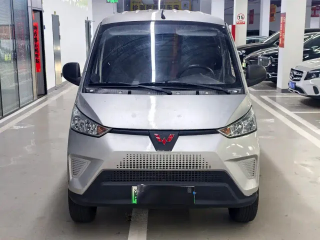 Wuling EV50 — Фото автомобиля 2