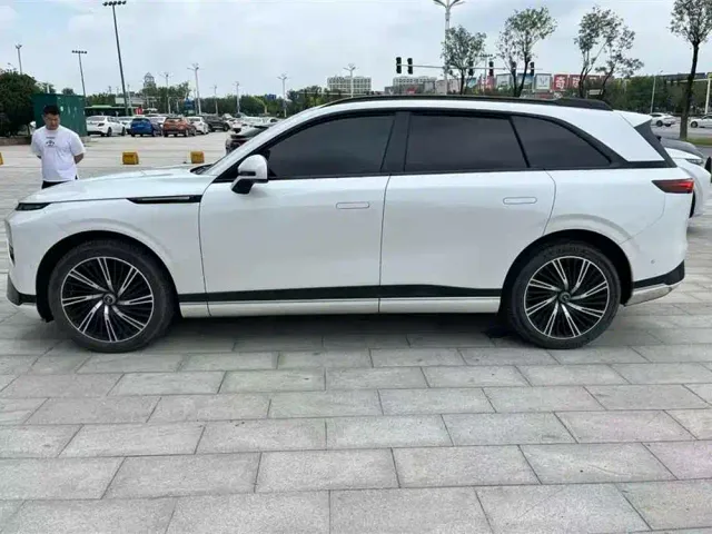 Xpeng G9 — Фото автомобиля 5