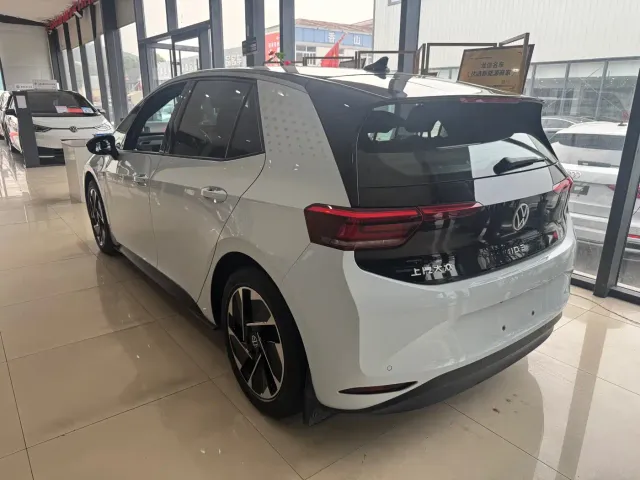 Volkswagen ID.3 — Фото автомобиля 8