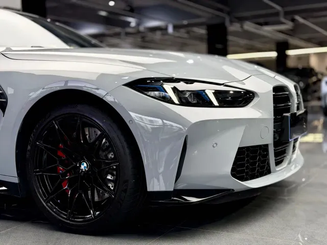 BMW M4 — Фото автомобиля 4