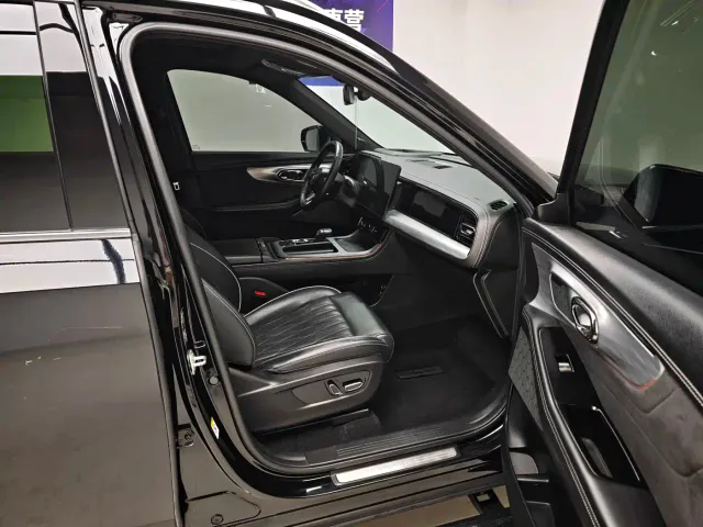 GAC Trumpchi GS8 — Фото автомобиля 11