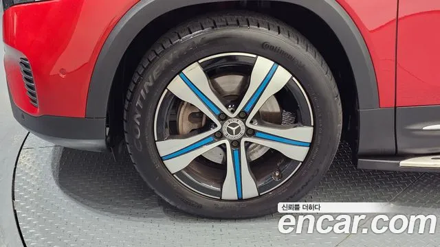 Mercedes-Benz EQB — Фото автомобиля 5