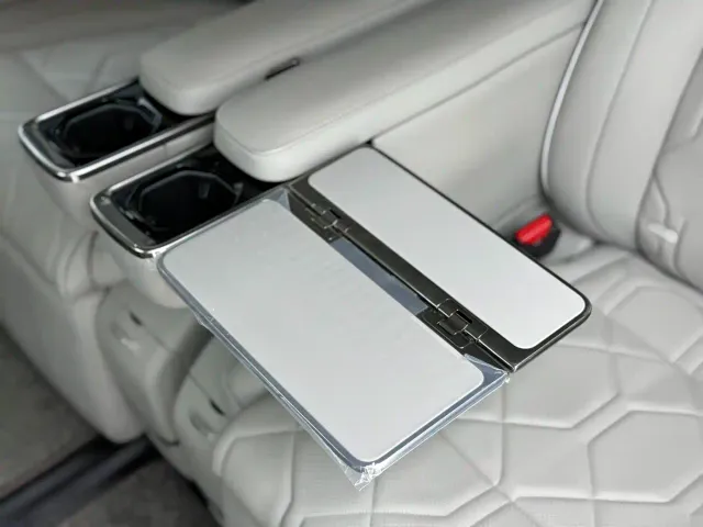 Volvo EM90 — Фото автомобиля 22