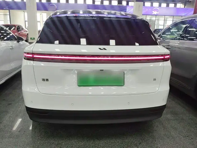 Li Auto i6 — Фото автомобиля 5