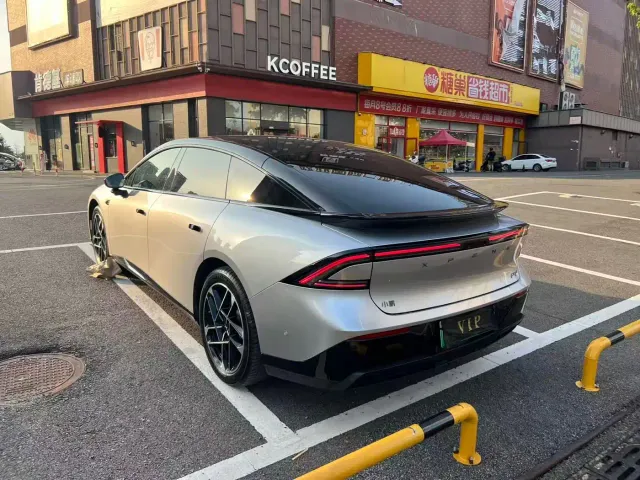 Xpeng P7+ — Фото автомобиля 7
