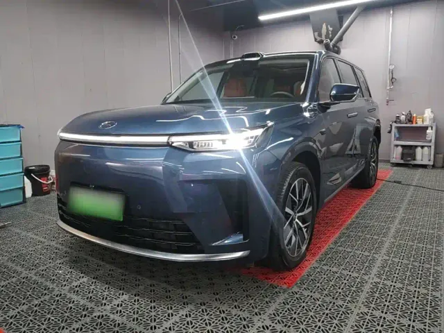 Фотография автомобиля — GAC Trumpchi Xiangwang S9