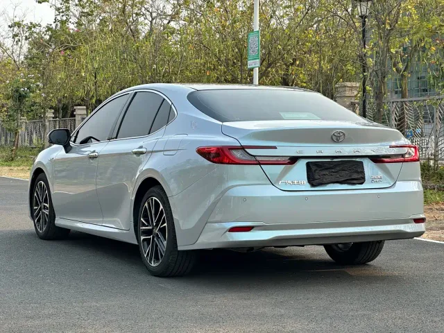 Toyota Camry — Фото автомобиля 4