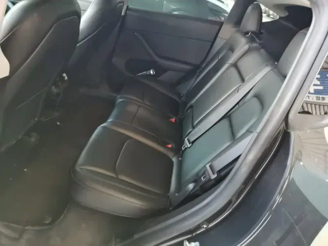 Tesla Model Y — Фото автомобиля 16