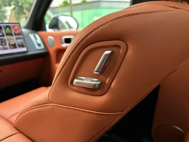 Li Auto L8 — Фото автомобиля 14
