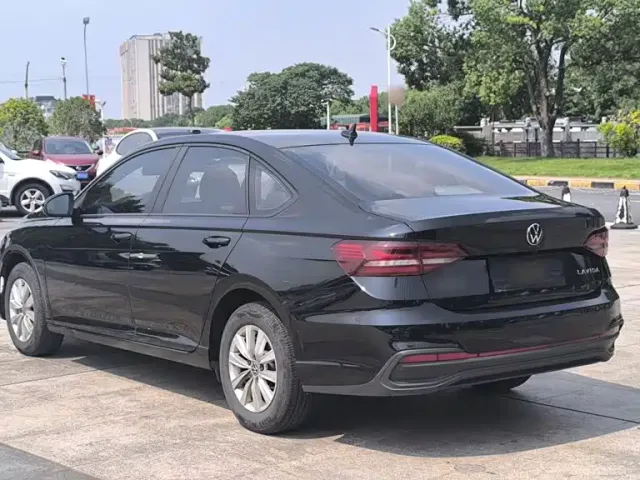 Volkswagen Lavida — Фото автомобиля 23