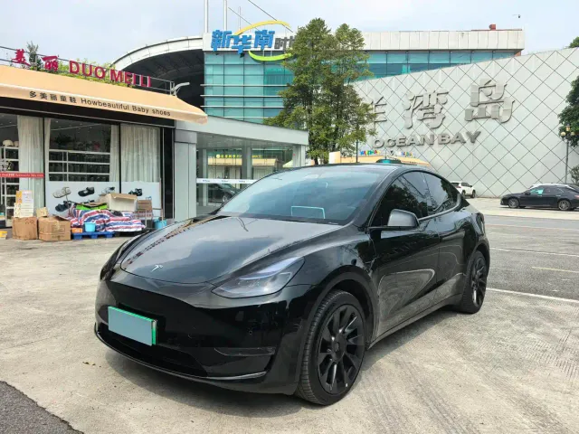 Фотография автомобиля — Tesla Model Y