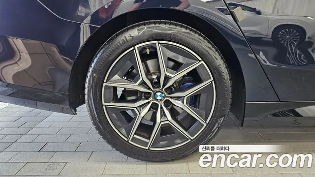 BMW 5 Series G60 — Фото автомобиля 5