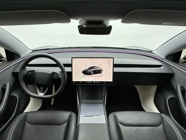 Tesla Model 3 — Фото автомобиля 9