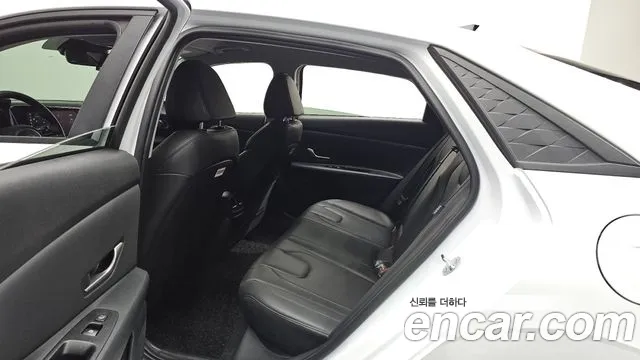 Hyundai Avante CN7 — Фото автомобиля 12