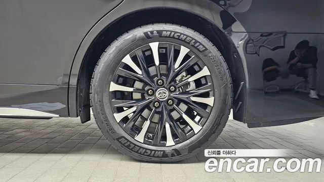 Toyota Alphard — Фото автомобиля 19