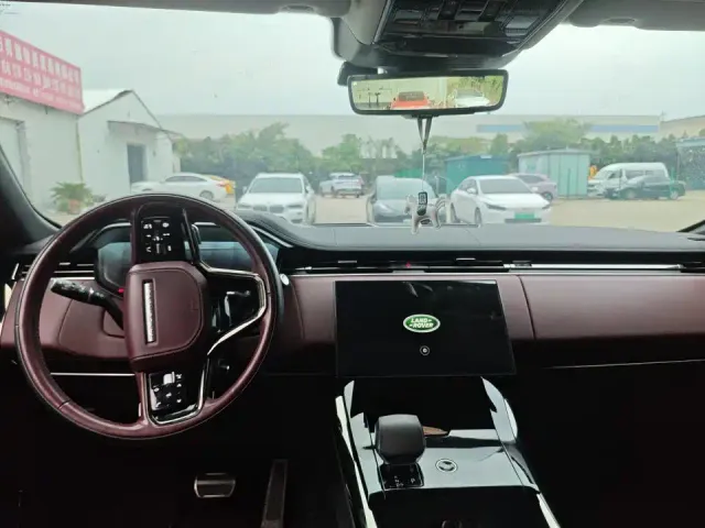 Land Rover Range Rover Sport — Фото автомобиля 7