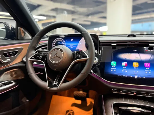 Mercedes-Benz E-Class — Фото автомобиля 22