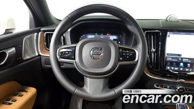 Volvo XC60 2nd Gen — Фото автомобиля 20