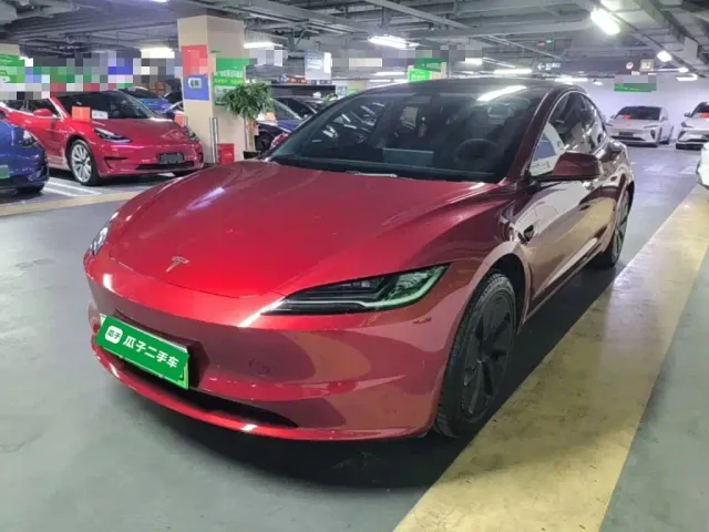 Фотография автомобиля — Tesla Model 3