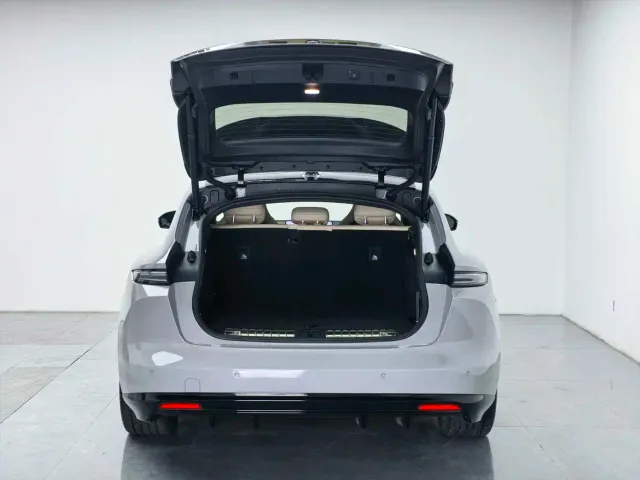 Nio ET5 Touring — Фото автомобиля 3