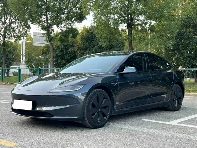 Фотография автомобиля — Tesla Model 3