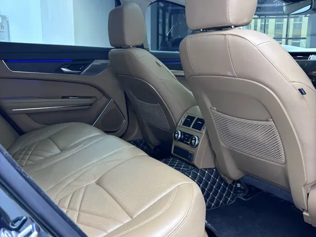 Jaguar XFL — Фото автомобиля 8