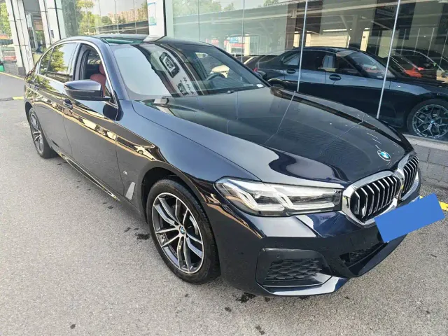 BMW 5 Series — Фото автомобиля 3