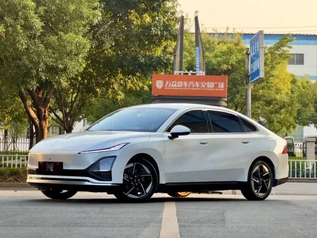 Фотография автомобиля — Wuling Starlight
