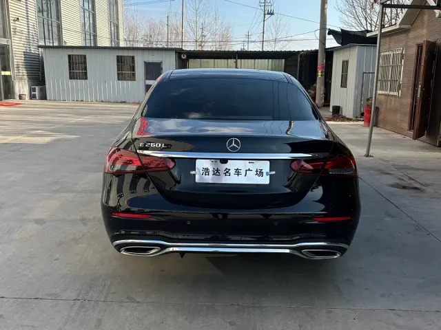 Mercedes-Benz E-Class — Фото автомобиля 8