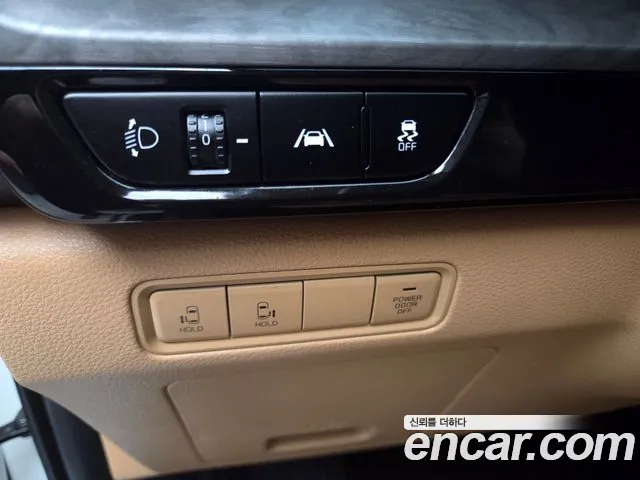Kia Carnival Generation 4 — Фото автомобиля 15