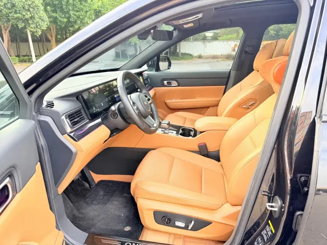 Li Auto ONE — Фото автомобиля 5