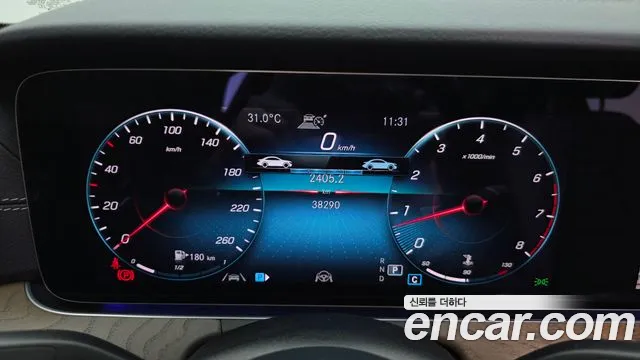 Mercedes-Benz E-Class — Фото автомобиля 3