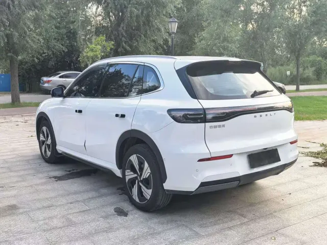 Geely Galaxy E5 — Фото автомобиля 9