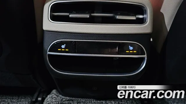 Genesis GV70 2.5T Бензин AWD — Фото автомобиля 30