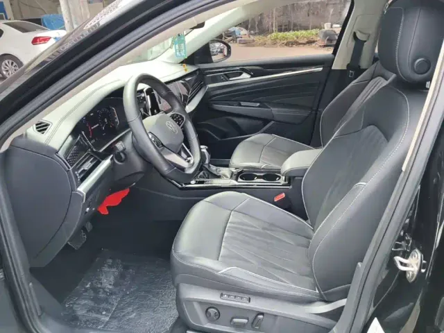Volkswagen Passat — Фото автомобиля 14
