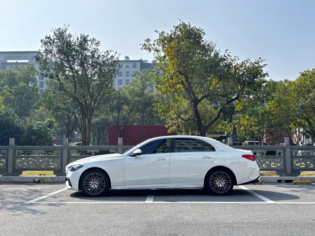 Mercedes-Benz C-Class — Фото автомобиля 3