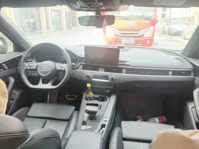 Audi A4L — Фото автомобиля 12