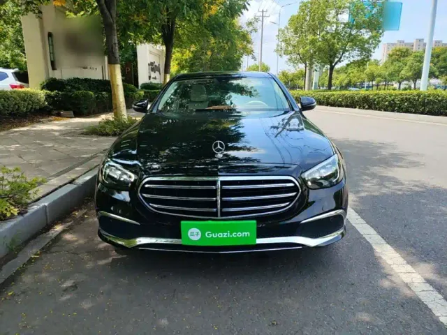 Mercedes-Benz E-Class — Фото автомобиля 2