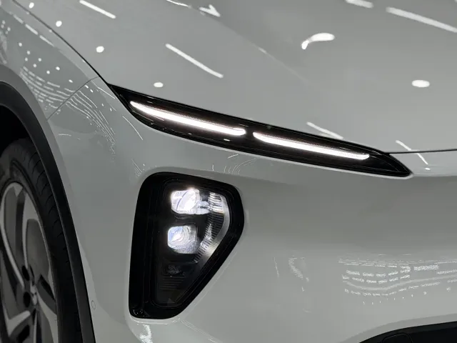 Nio ES6 — Фото автомобиля 17