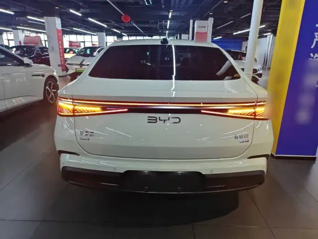 BYD Seal 07 DM-i — Фото автомобиля 5