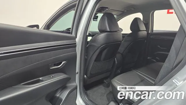 Hyundai Tucson Tucson (NX4) Дизель 2.0 2WD — Фото автомобиля 8
