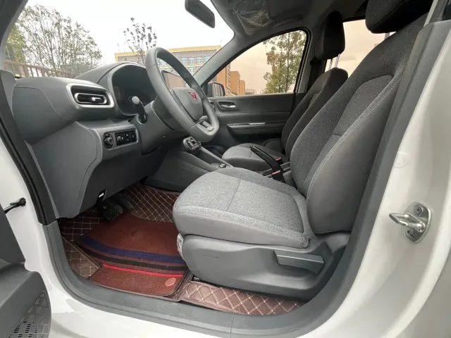 Wuling Hongguang — Фото автомобиля 11