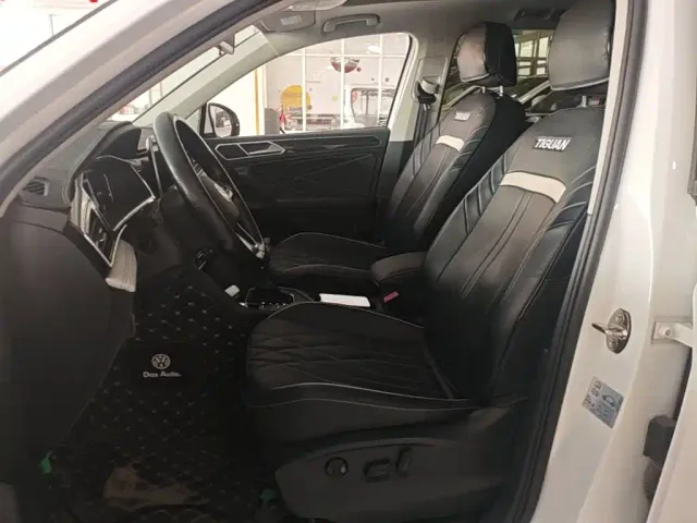 Volkswagen Tiguan L — Фото автомобиля 14