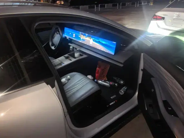 Geely Galaxy E8 — Фото автомобиля 8