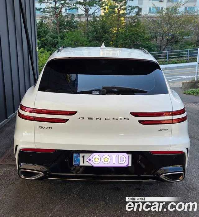 Genesis GV70 — Фото автомобиля 4