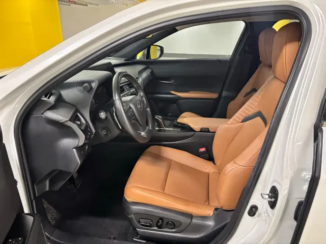 Lexus UX — Фото автомобиля 5