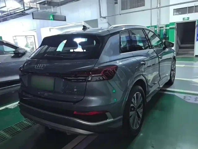 Audi Q4 e-tron — Фото автомобиля 6