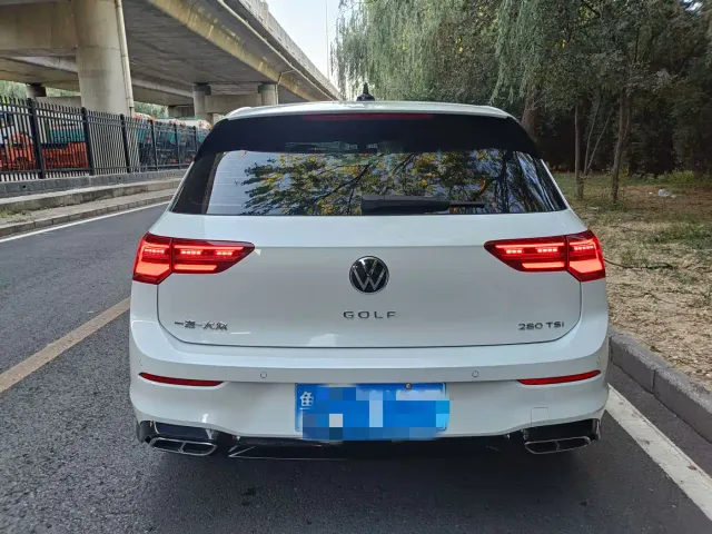 Volkswagen Golf — Фото автомобиля 14