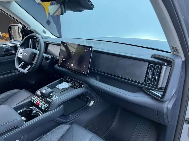 BYD FangChengBao Leopard 5 — Фото автомобиля 7