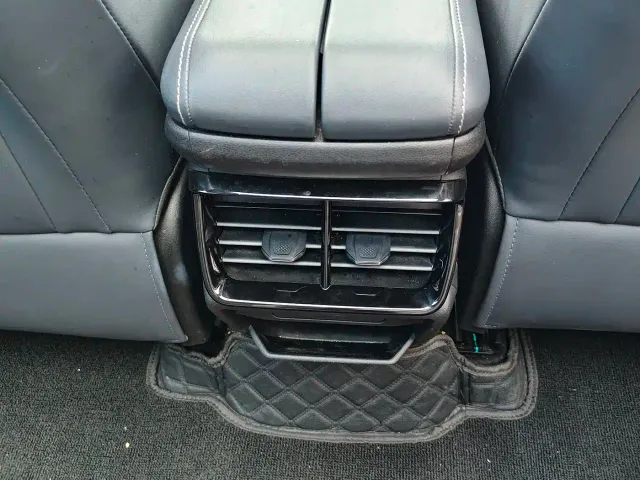 Geely Boyue L — Фото автомобиля 13